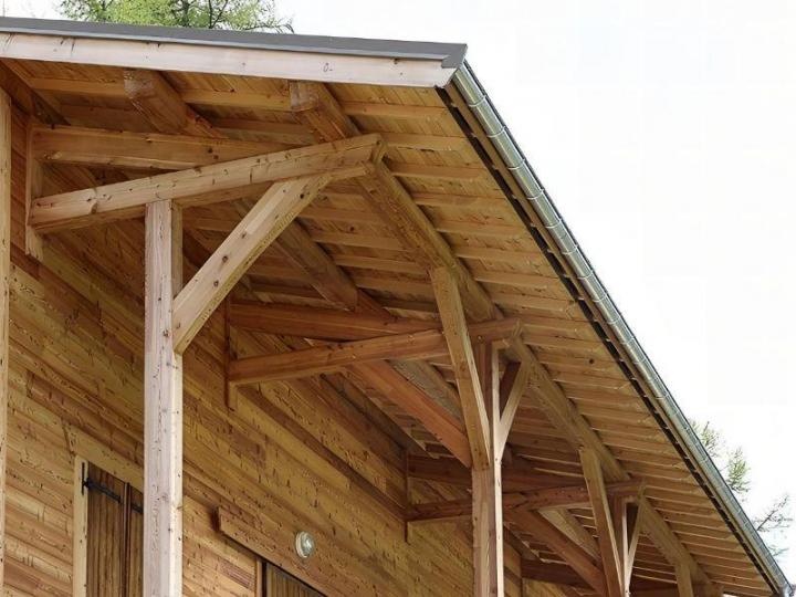 Couvreur zingueur, Arvieux